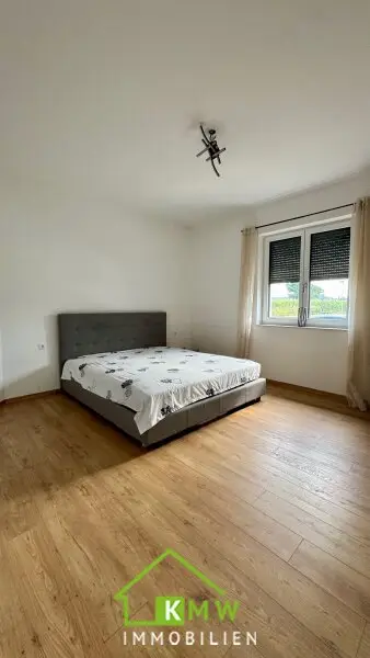 Familienfreundlich: moderner, großzügiger Bungalow in ruhiger Lage