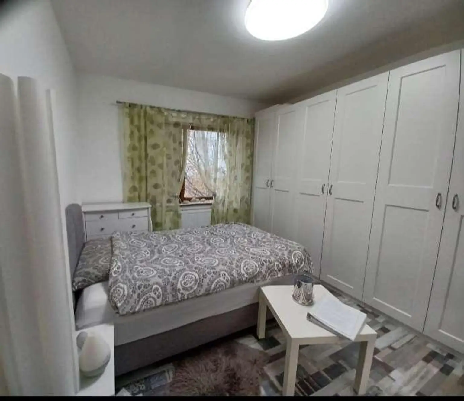 Schlafzimmer 1