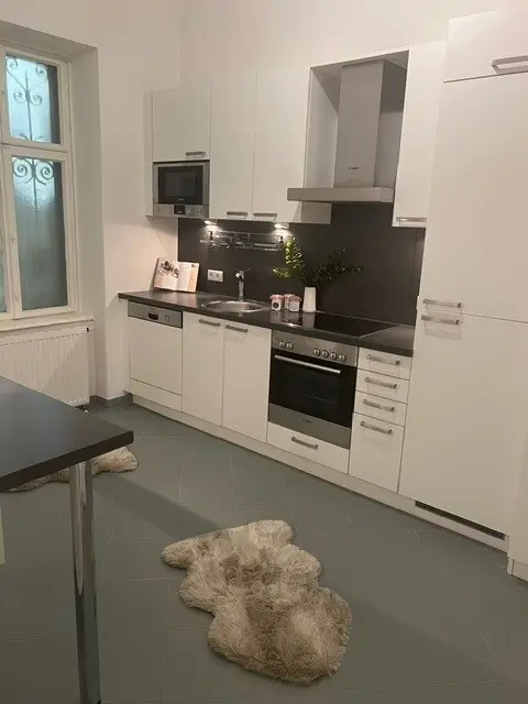 UNBEFRISTET: Charmante Altbauwohnung nahe Volkstheater