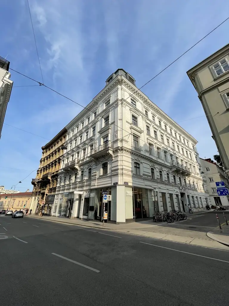 Top-Ecklokal in der Burggasse beim MQ/Volkstheater. Ideal für Galerien, hochwertige Bäckereien, o.ä.