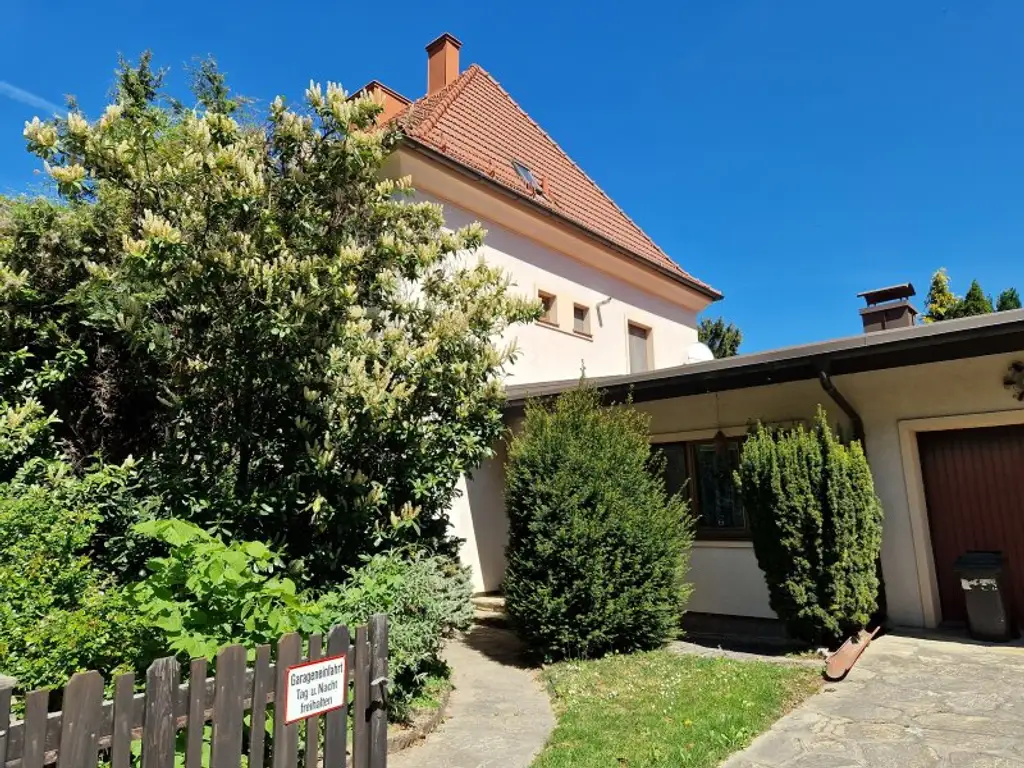 FAMILIENTRAUM! 6 ZIMMER UND EIN GARTEN ZUM HERUMTOBEN!