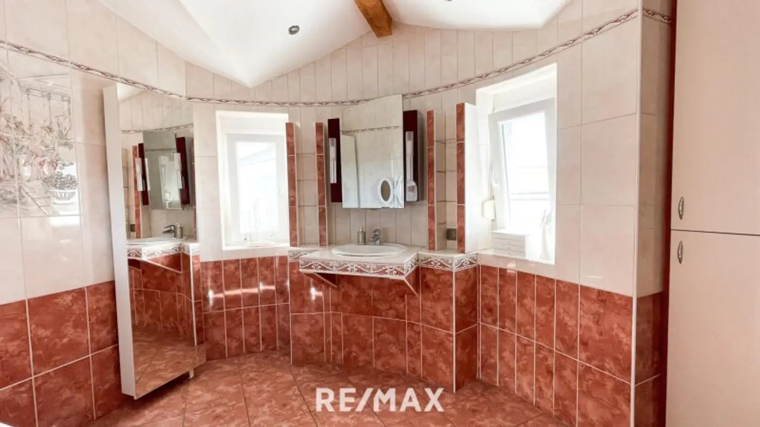 Absolute Ruhelage/Haus mit wunderschönem Garten!