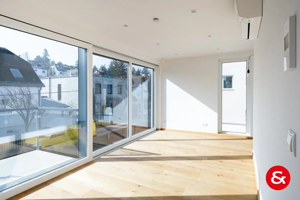 Modernes, klar gestaltetes Einfamilienhaus mit viel Platz und Technik!