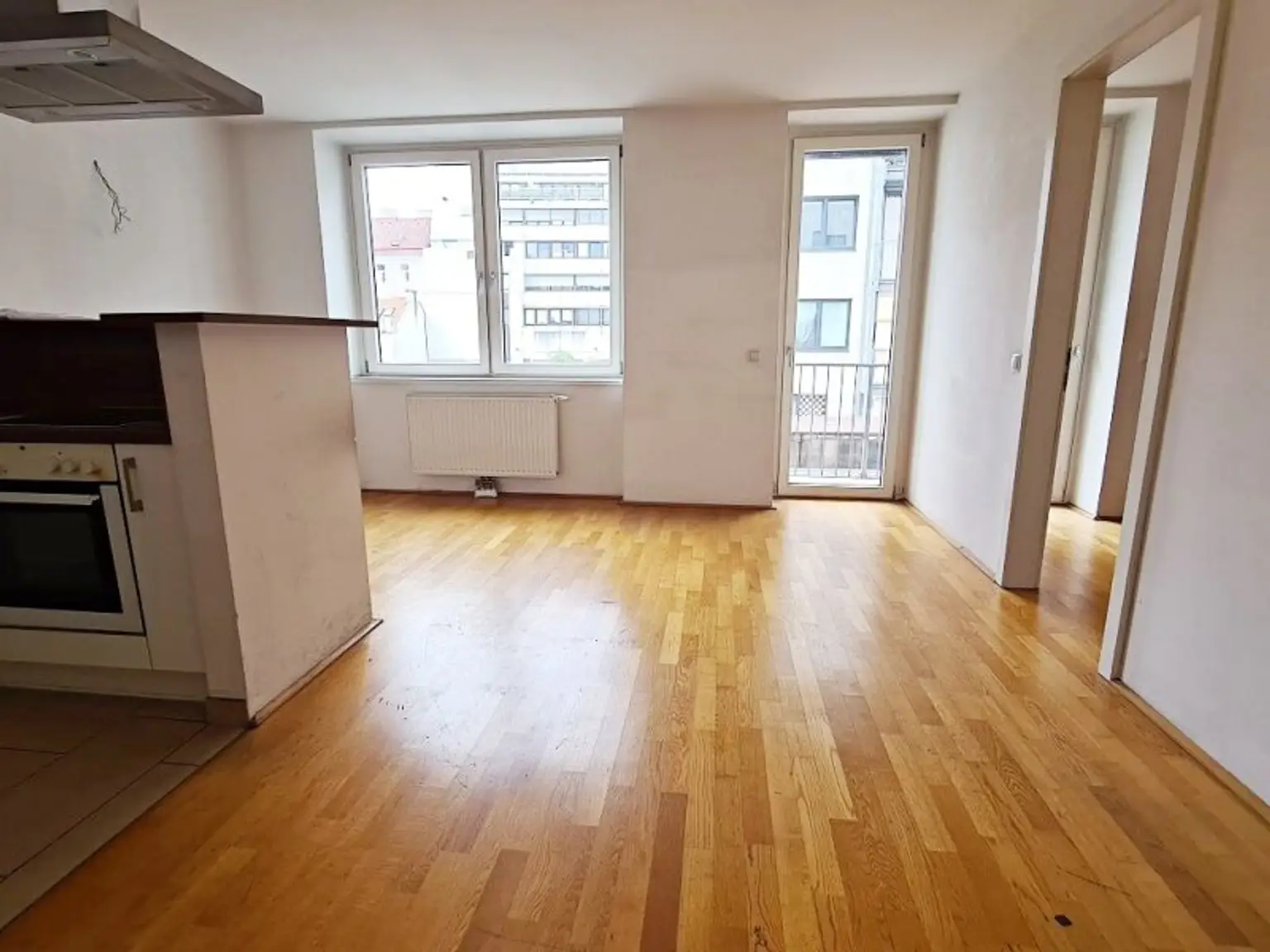 HUMBOLDTGASSE, U1 NÄHE, 76 m2 Neubau inkl. 4 m2 Loggia, Wohnküche, 2 Zimmer, Parketten, Wannenbad, 2. Liftstock