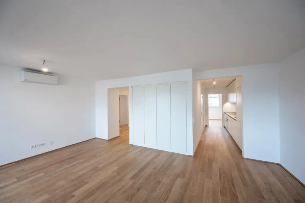 EDUART-Die Kunst des Wohnens: Hochwertiger 3-Zimmer DG-ZWEITBEZUG mit ca. 15m² Balkon! (10/19)