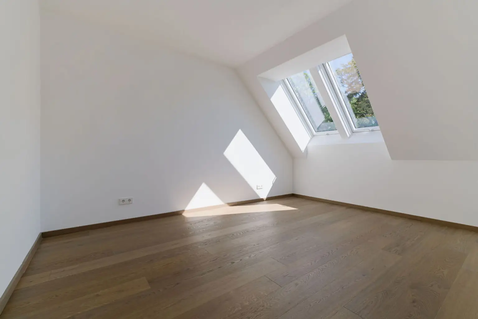 ZUR SCHÖNEN AGNES – Erstbezug: 3-Zimmer-Dachgeschoss-Maisonette mit Dachterrasse & Weinbergblick in Sievering // PROVISIONSFREI