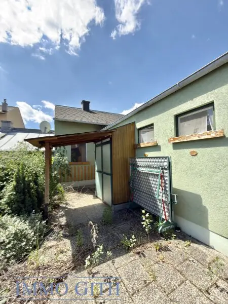 RUHIGE SACKGASSENLAGE MIT POTENZIAL – 652 M² GRUNDSTÜCK MIT EINFAMILIENHAUS, POOL & EINREICHPLAN IN GUNTRAMSDORF ZU KAUFEN!