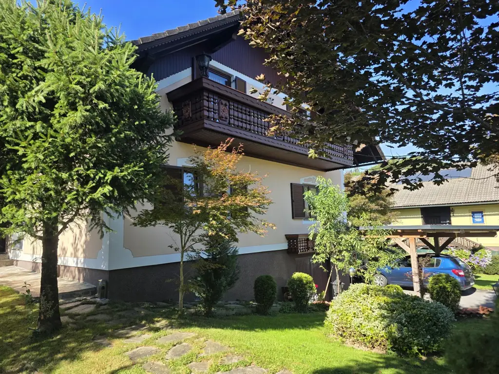 Solides, sauberes, gepflegtes Wohnhaus