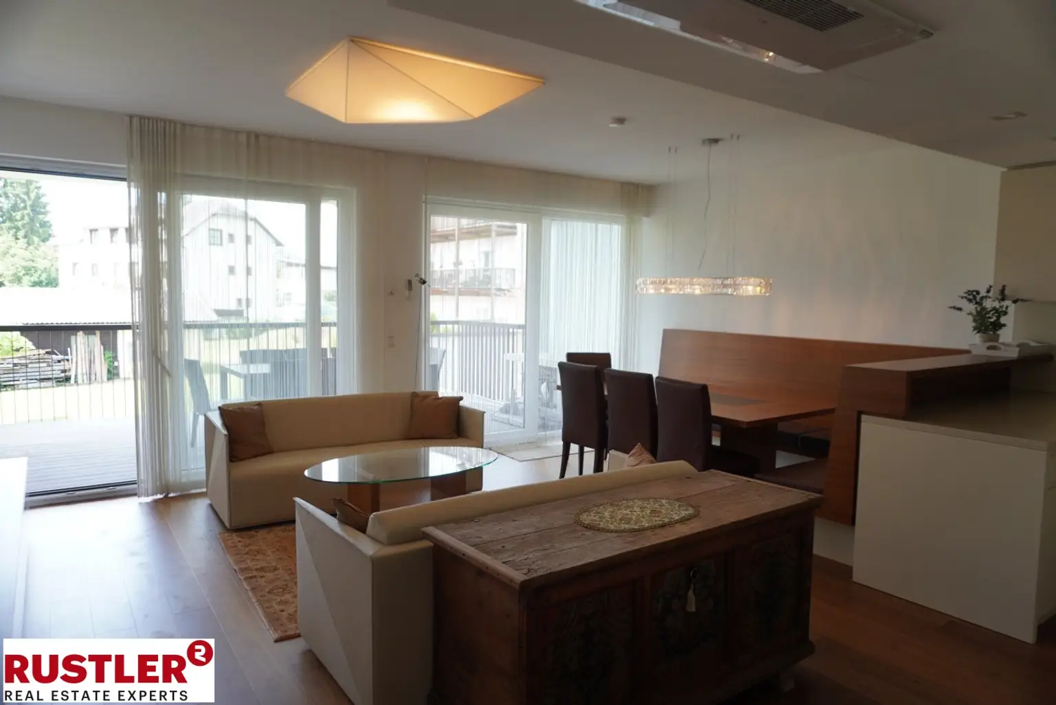 Exklusive Eigentumswohnung am See mit Privatstrand