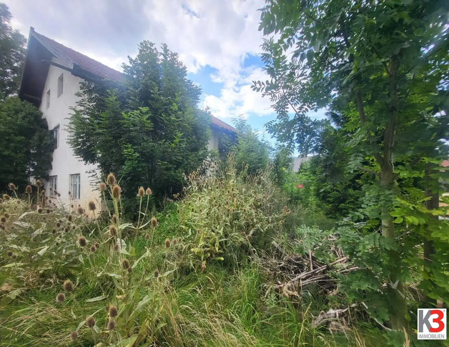 K3 - Sanierungsbedürftiges Ein- Zweifamilienhaus mit großem Grundstück!