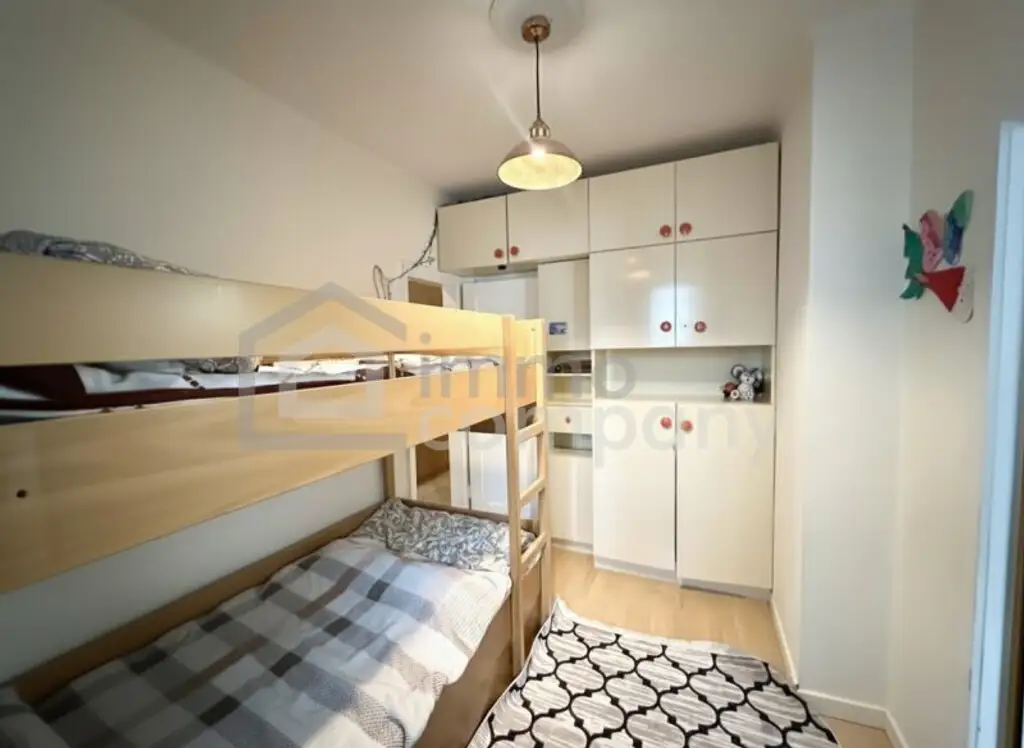 3-Zimmer-Wohnung mit Loggia in U-Bahn Nähe!