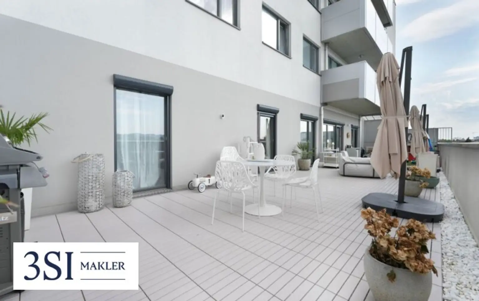 Geräumige Familienwohnung mit Sonnenterrasse und Weitblick im Citygate!