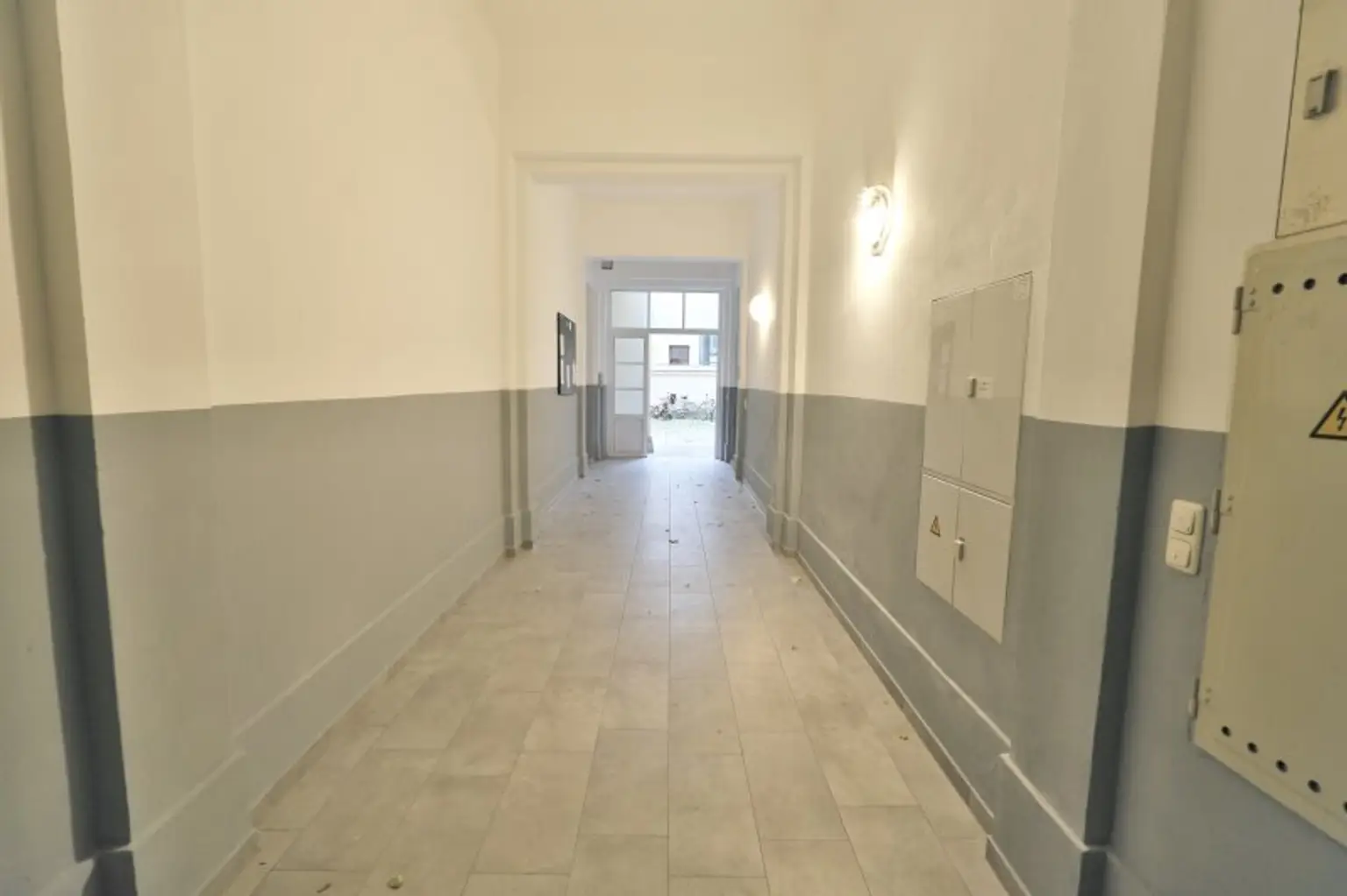 Nähe Innenstadt, Radetzkyplatz, UNBEFRISTETE Dachwohnung 3 Zimmer