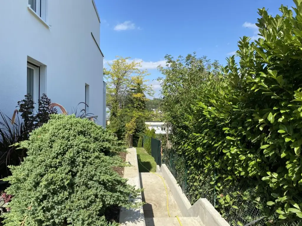 Exklusives Reihenhaus - Erstbezug