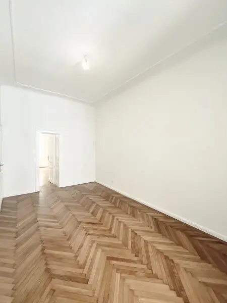 Wohnung in Wiener Bestlage | Frisch Saniert - in Erstbezugszustand! | Völlige Ruhelage im Innenhof