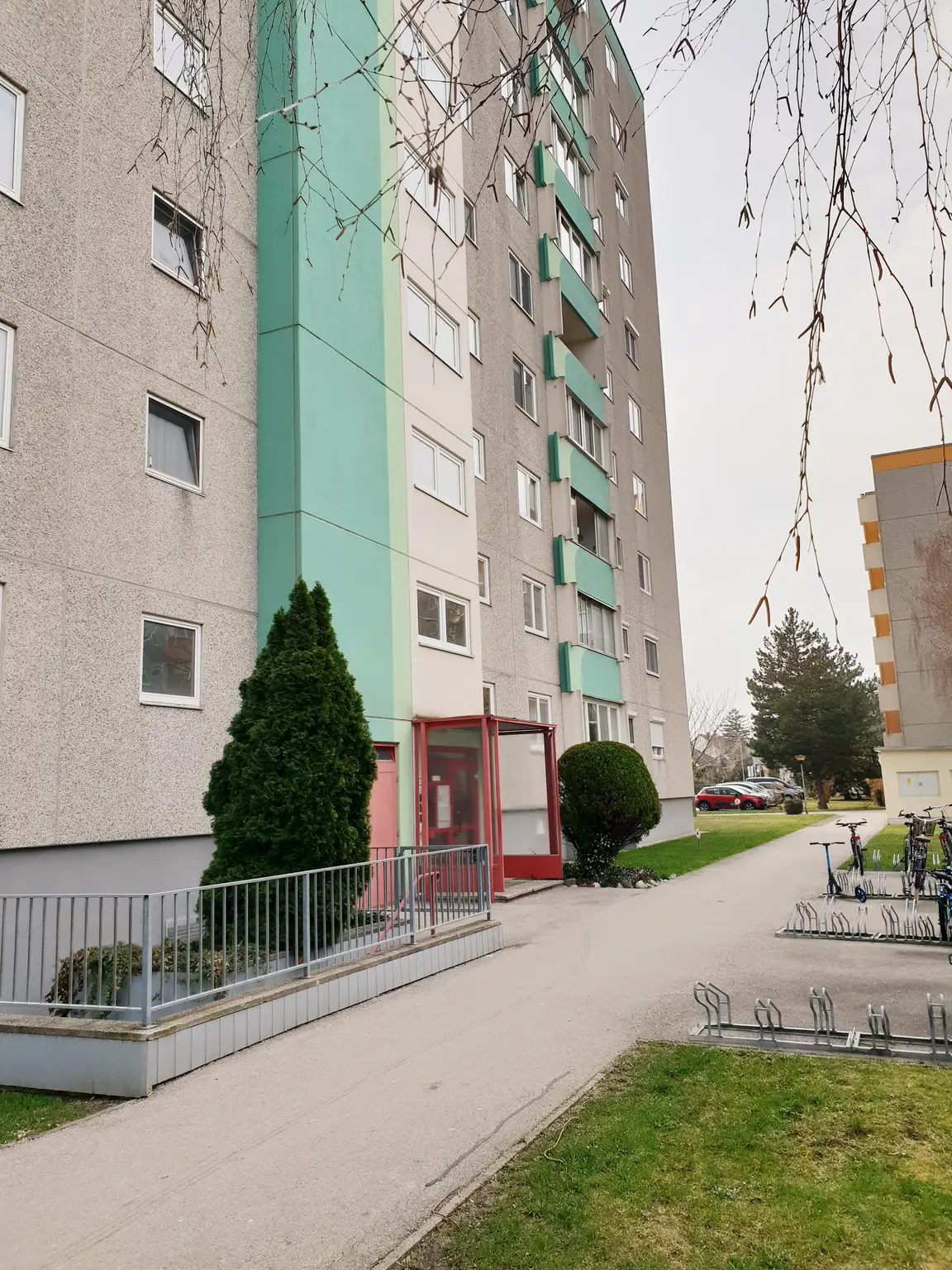 Wohnung mit 4 Zimmer + Loggia zu verkaufen!