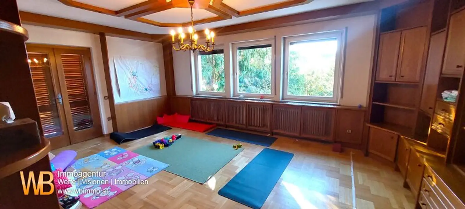 Fernblick 3 Geschoße, über 200m² WNFL + 100m² Lager + 4300m² Eigengrund