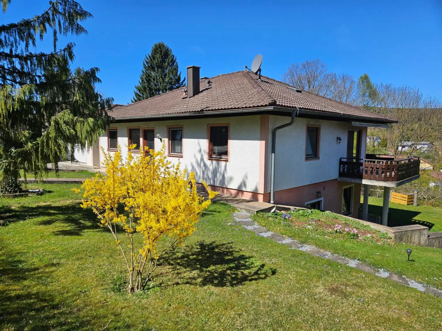 MEHRFAMILIENHAUS SCHÖNE LAGE IN INNERMANZING