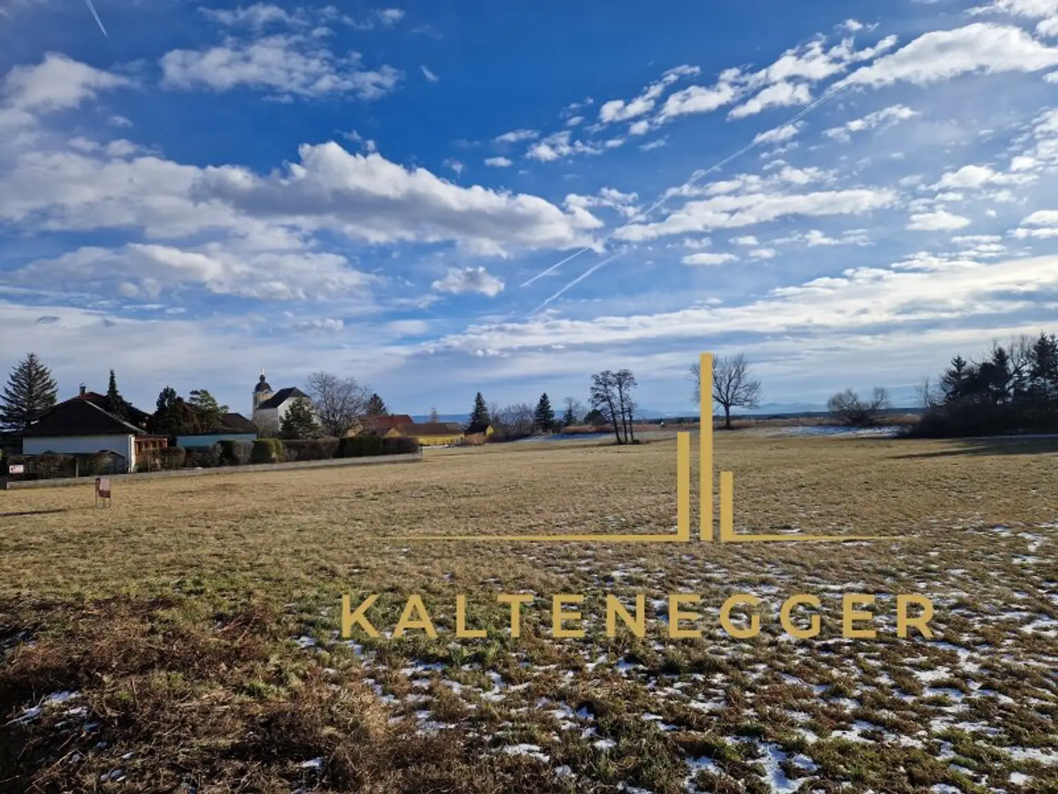 Grundstücksansicht von vorne rechts