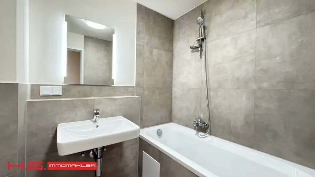 TOPLAGE  - KEIN MRG  -   CITYAPARTMENT - NEUBAU (2023 generalrenoviert) - 5. LIFTSTOCK - GARAGENOPTION - GRÜN- FERNBLICK