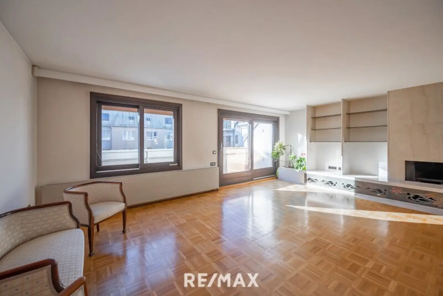 Wohnzimmer mit Ausgang auf die Terrasse