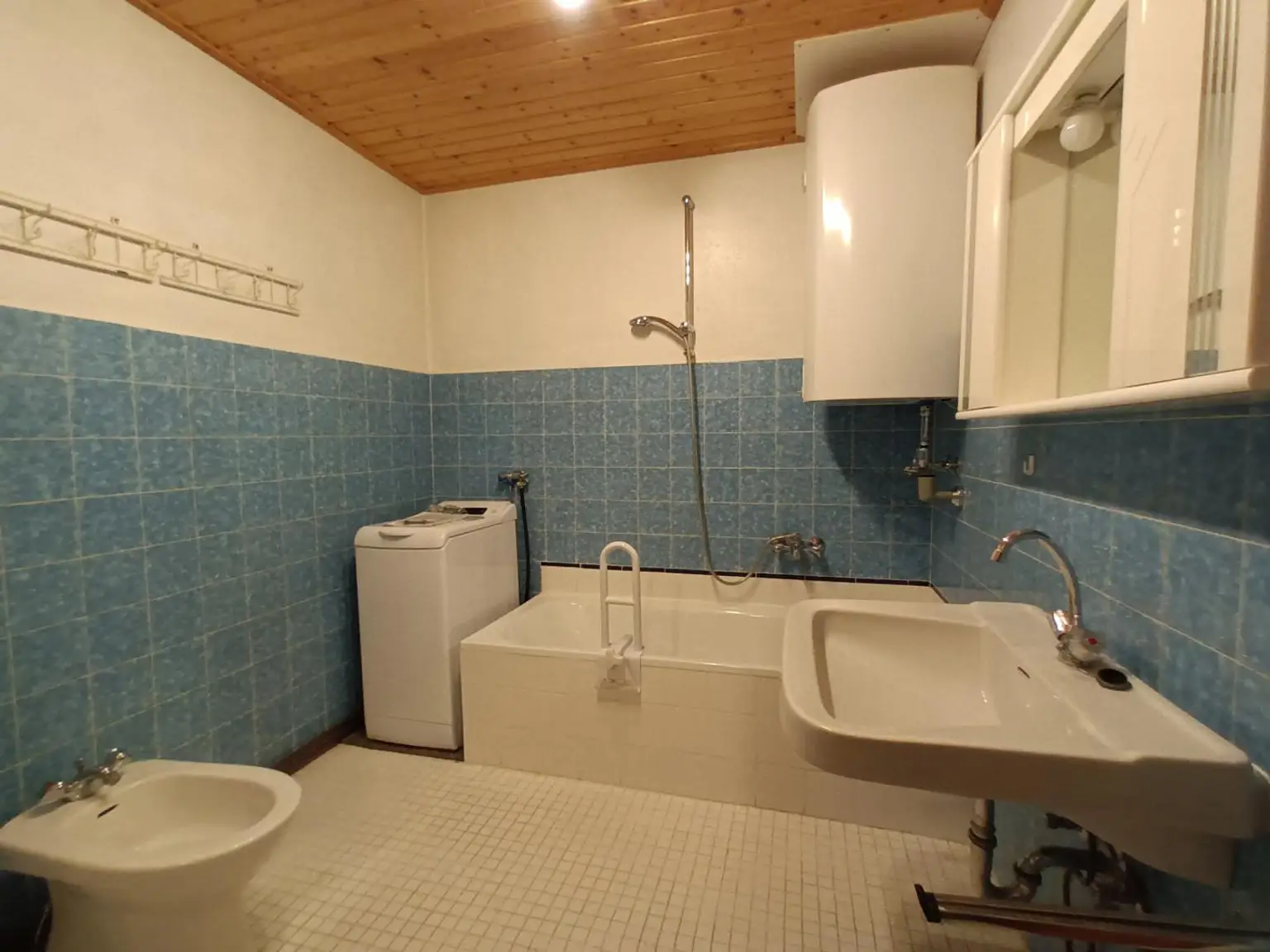 Solides Wohnhaus mit Potenzial in ruhiger Waldrandlage