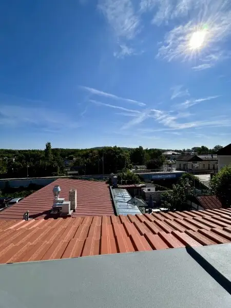 Moderne Dachgeschoßwohnung in Klosterneuburg: 75m² Erstbezug mit Terrasse!