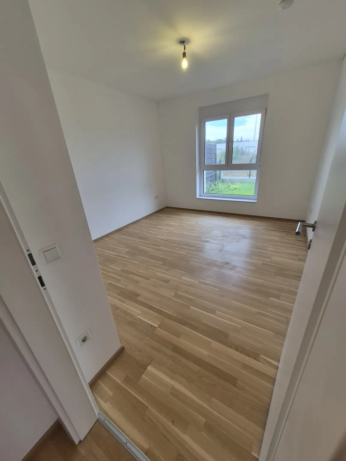 Neubau: Ca. 73 m² Wohnung mit ca. 43 m² Eigengarten