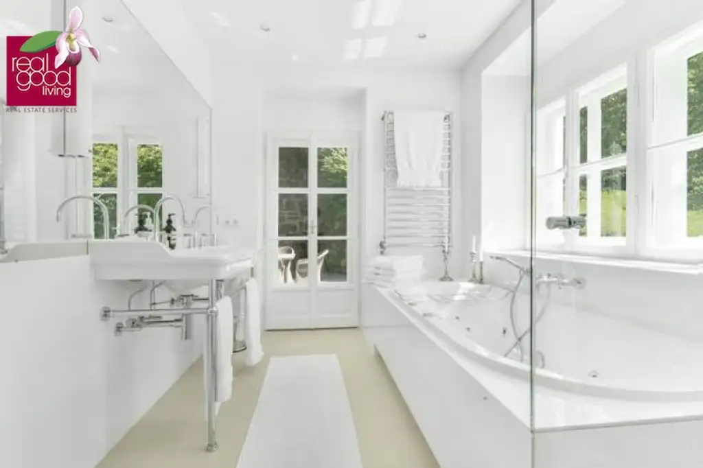 Zeitlose Eleganz im Wienerwald – Historische Villa mit Nebengebäuden  auf Traumgrundstück mit Outdoorpool und Waldsauna