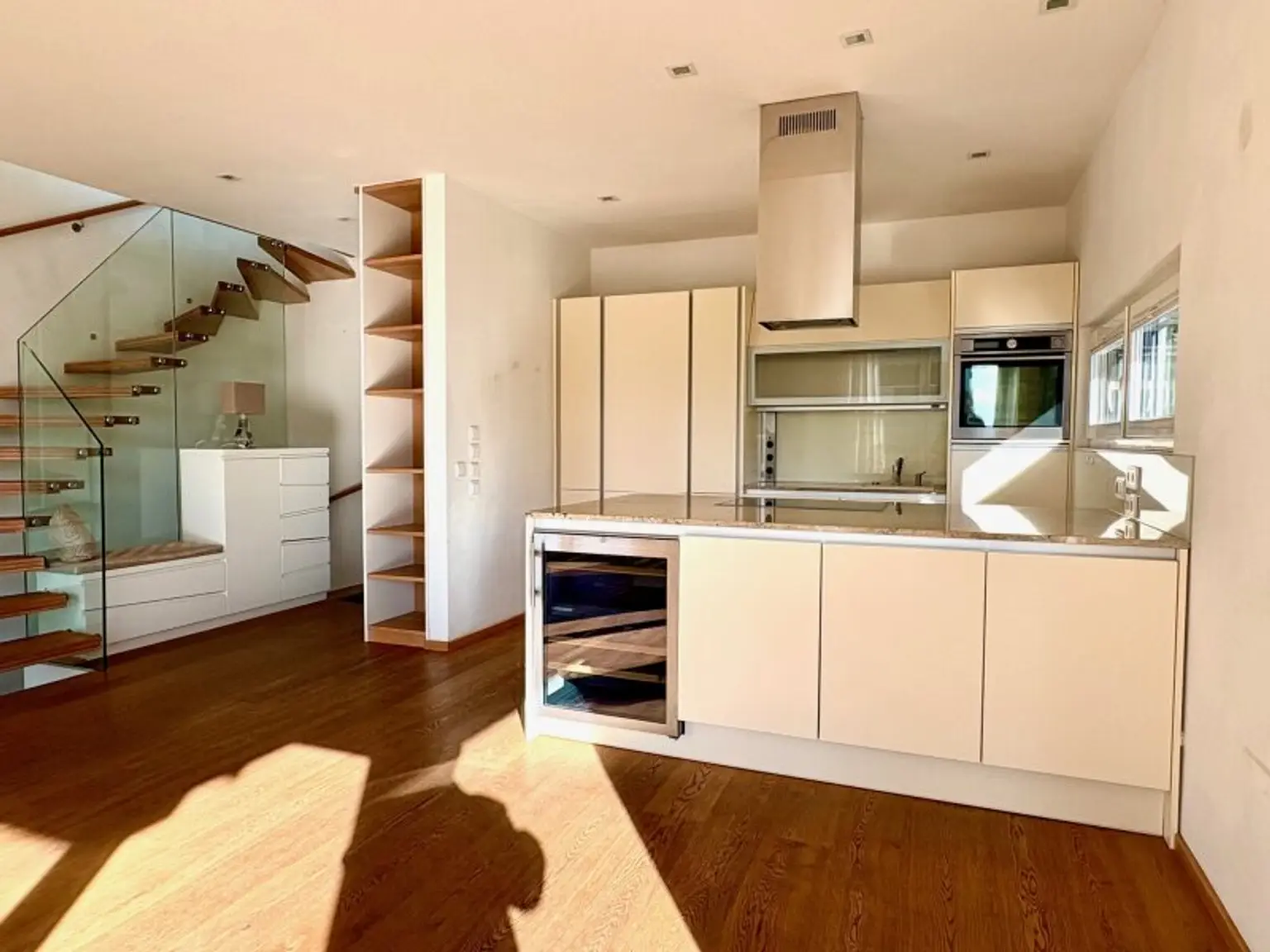 LUXUS-KLEINGARTENHAUS IM ALLEINEIGENTUM MIT WUNDERSCHÖNEM BLICK AM HACKENBERG