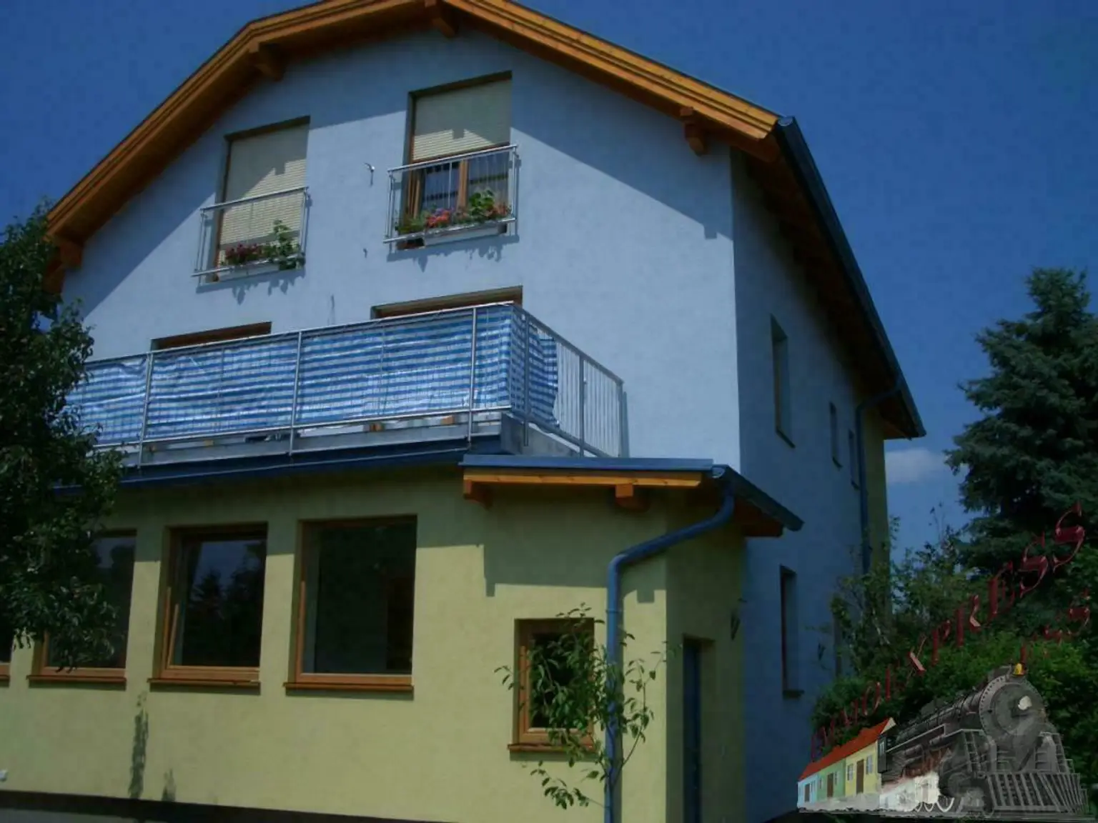 Modernes Mehrfamilienhaus mit 5 Wohneinheiten in Ruhelage – vollvermietet !