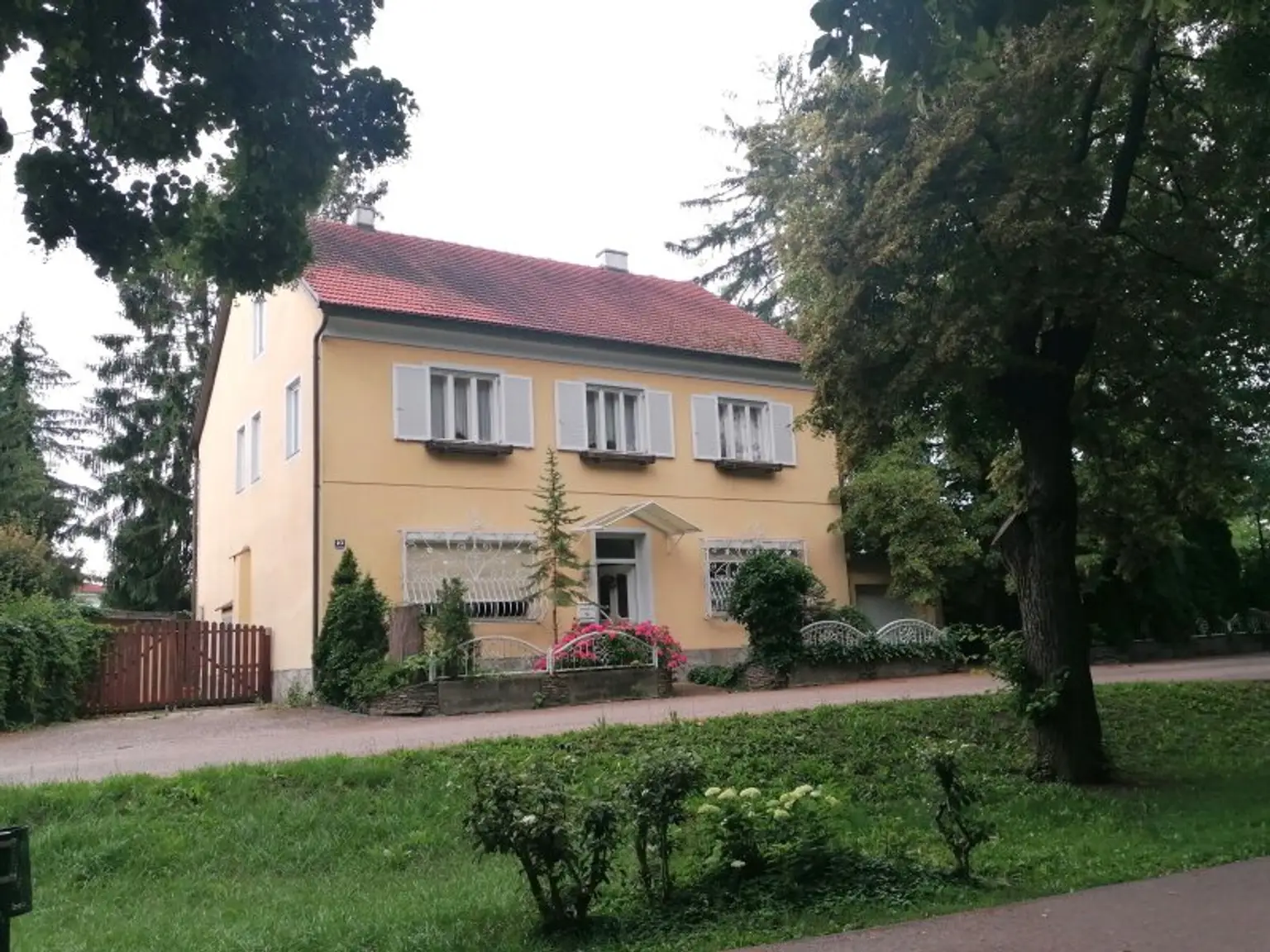 Nostalgische Stadtvilla mit malerischem Garten