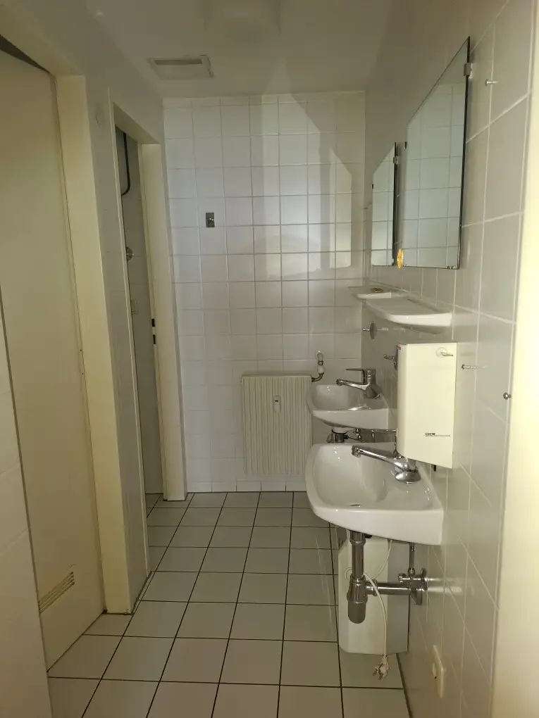 Gepflegte Büroräume oder Praxisräume im 1. Obergeschoß im Zentrum von Bruck/Mur zu mieten !