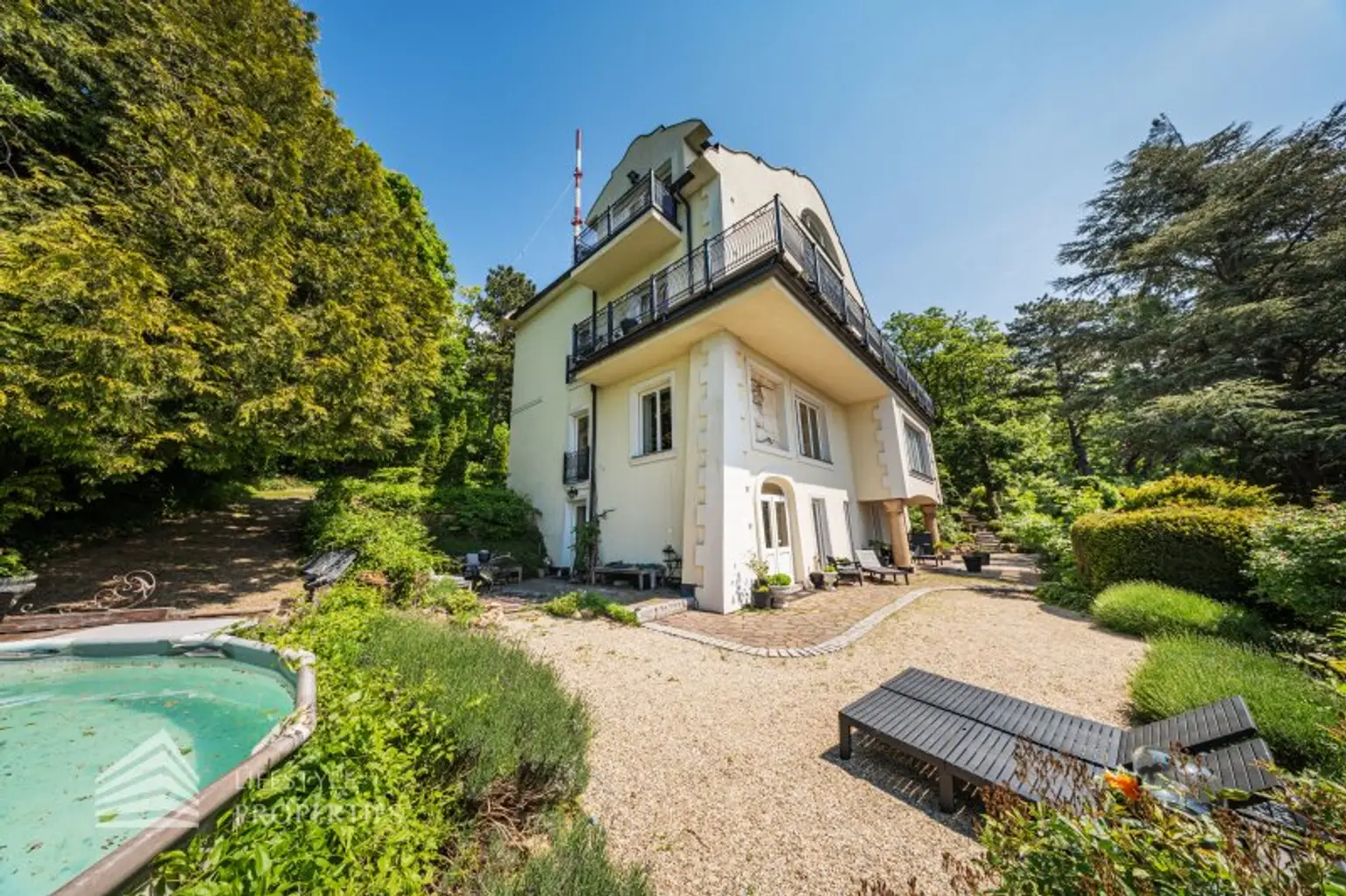 Luxuriöse Parkvilla mit einzigartigem Fernblick am Kahlenberg