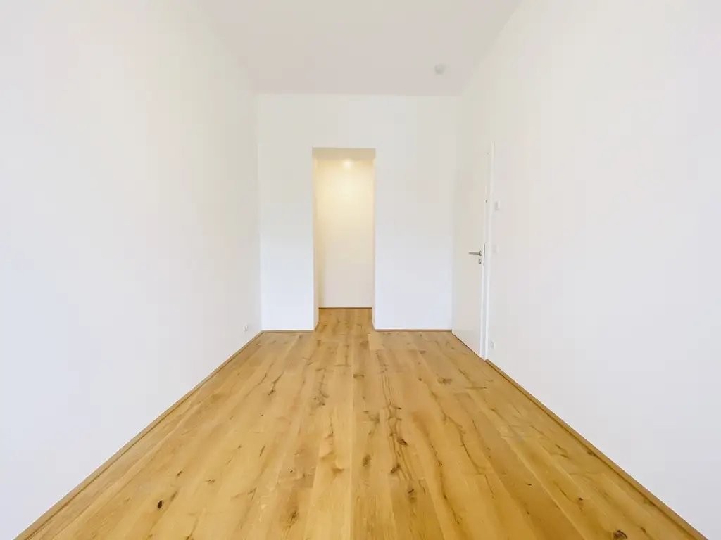 Exklusiver Erstbezug nach Sanierung - 3-Zimmerwohnung mit Freifläche in den ruhigen Innenhof