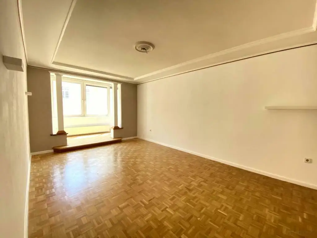 Graz – Geidorf: Schicke Wohnung in unmittelbarer Uni-Nähe, perfekt für Paare oder als WG. | Graz - Geidorf: Chic apartment in the immediate vicinity of the university, perfect for couples or as a shared flat
