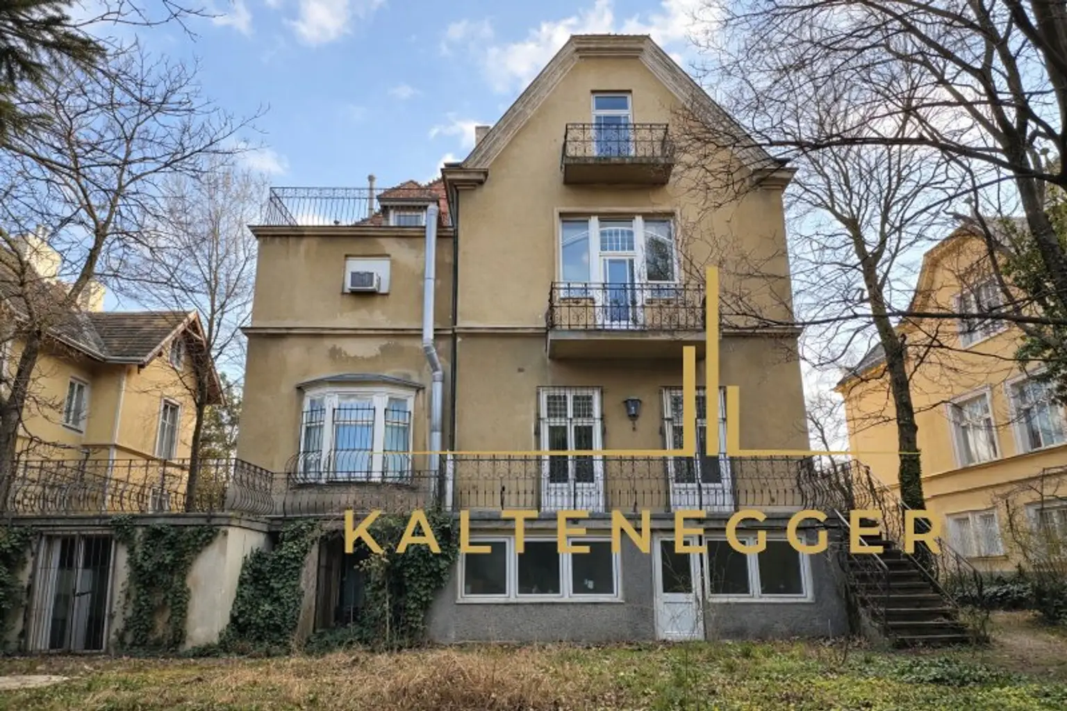 Herrschaftliche Cottage Villa in prominentester Lage mit hohem Entwicklungspotenzial