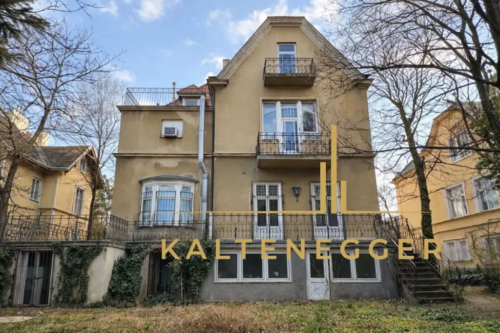 Herrschaftliche Cottage Villa in prominentester Lage mit hohem Entwicklungspotenzial