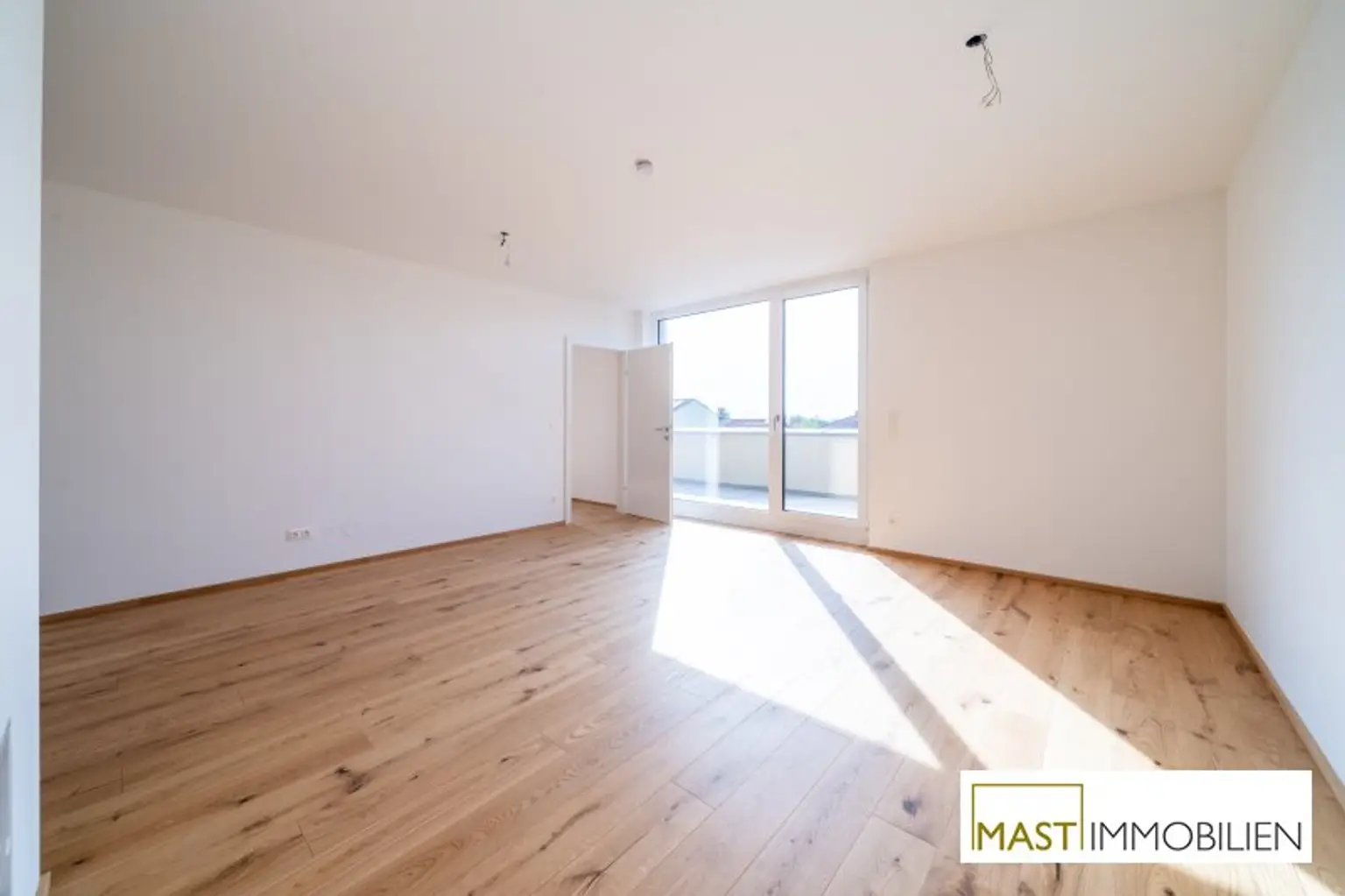 *Sommer 2025* Einzigartige 3-Zimmer Dachgeschosswohnung mit unglaublicher Terrasse - Provisionsfrei!