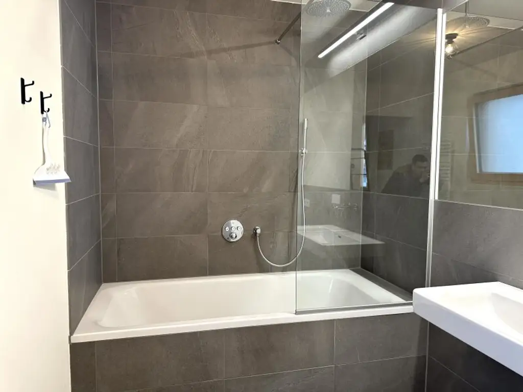 Wunderschöne & vollmöblierte 2-Zimmerwohnung in absoluter Ruhelage mit schönem Ausblick von großer Terrasse - en suite Badezimmer inklusive