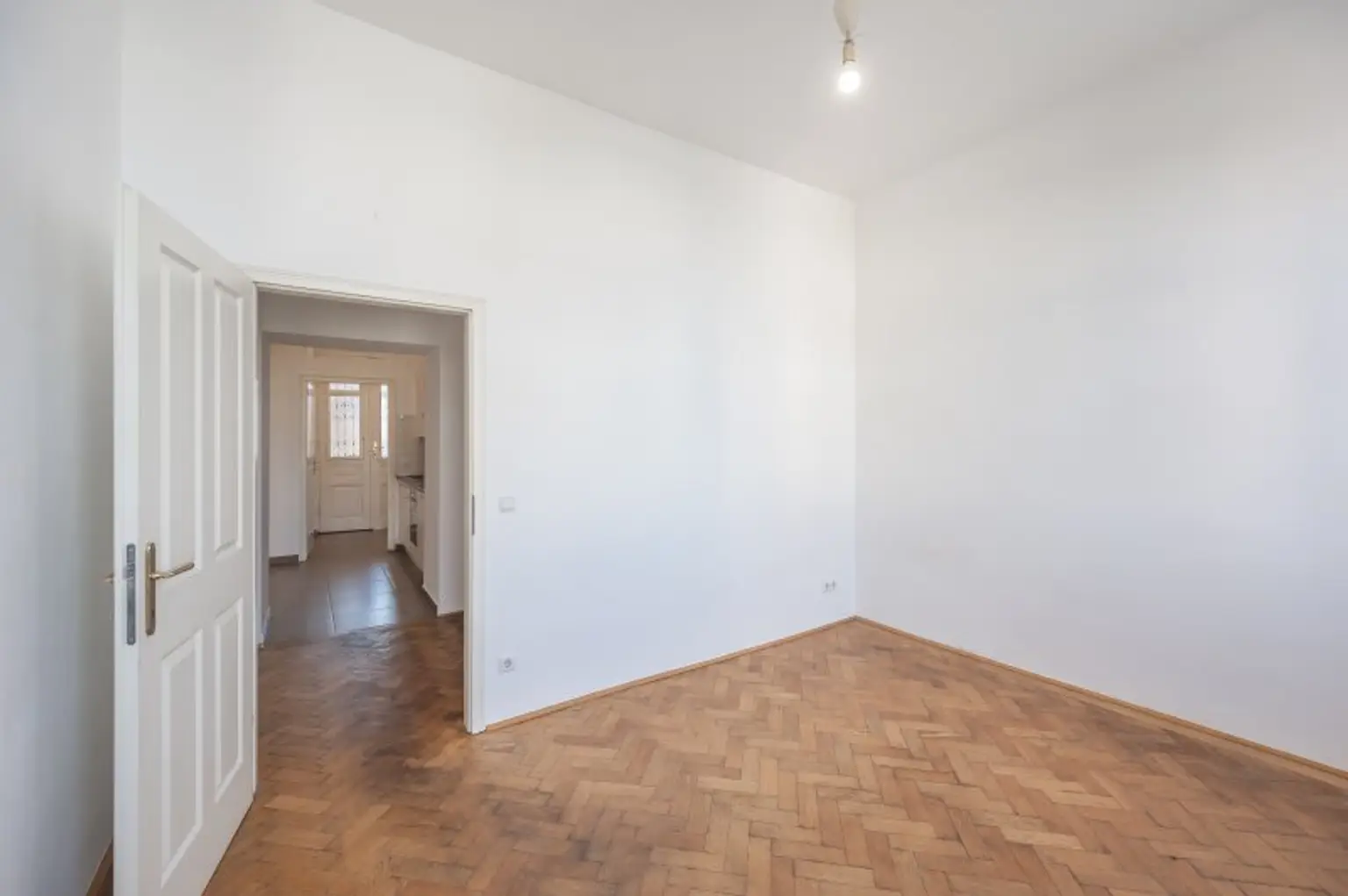 ++NEU++ Bezugsfertig: gepflegte 2-Zimmer Altbauwohnung in toller Lage!