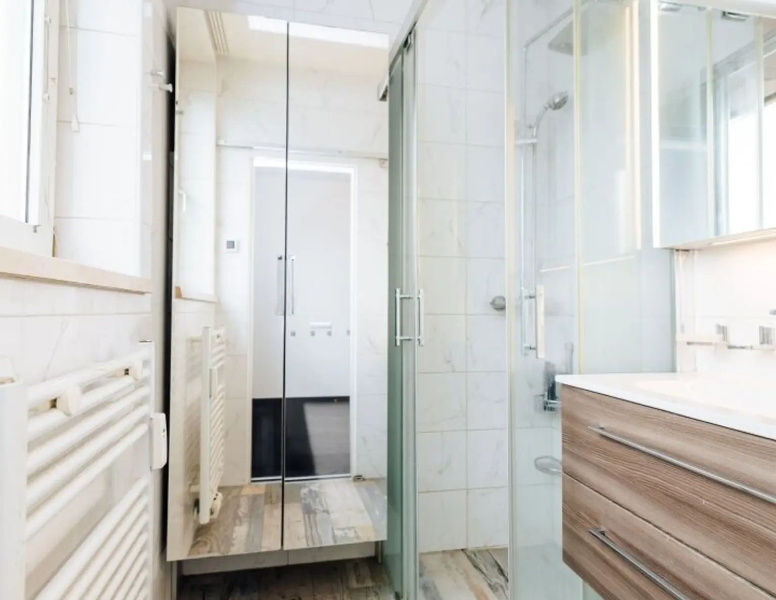 *MODERN SANIERT* I ZENTRALE LAGE I AB SOFORT VERFÜGBAR I BALKON I CARPORT OPTIONAL I HAUSTIERE WILLKOMMEN I BODENEBENE DUSCHE I WG TAUGLICH I PROJEKT WOHNEN I