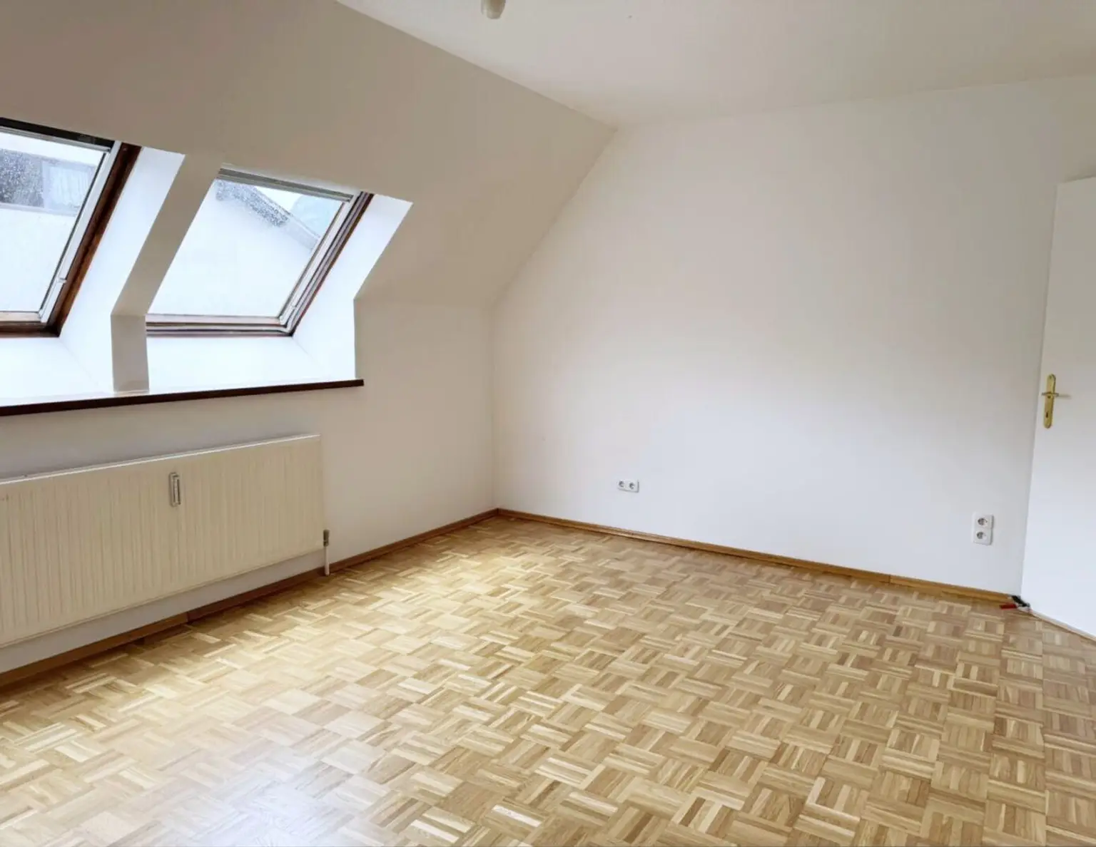 Nettes 2-Zimmer-Dachstudio