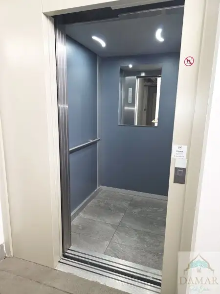 Den Arbeitsalltag im eigenen Whirlpool auf der riesigen Dachterrasse vergessen und die Seele baumeln lassen!