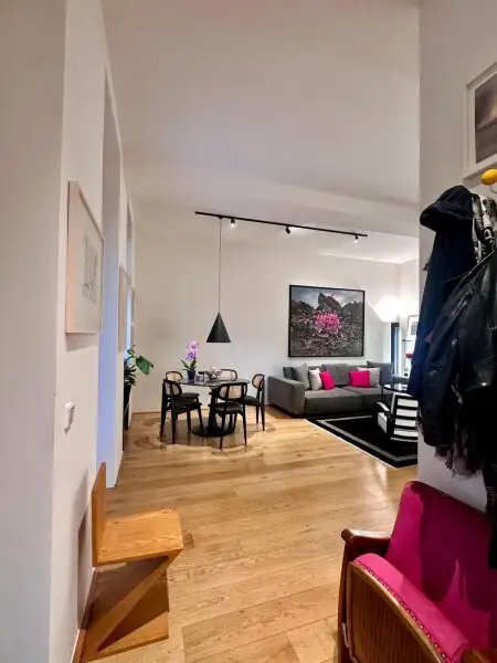 Modern revitalisiertes Altbaujuwel mit Balkon und Grünblick