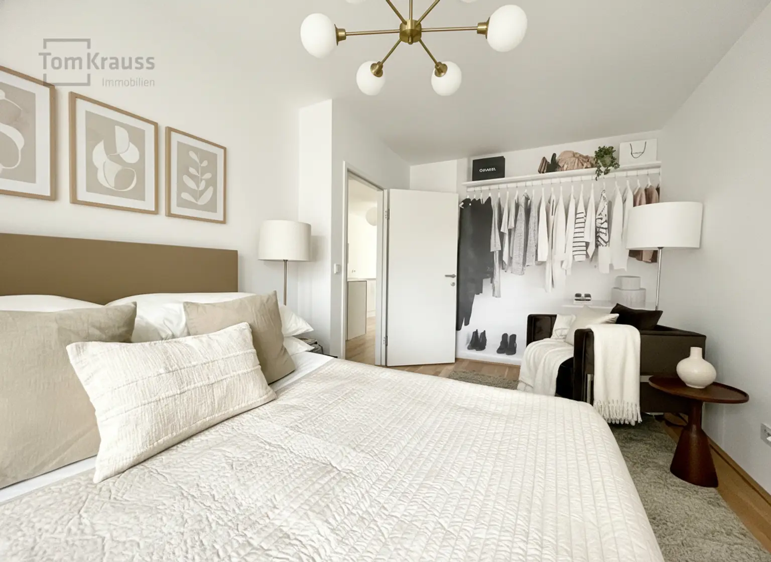 Schlafzimmer 2 staged