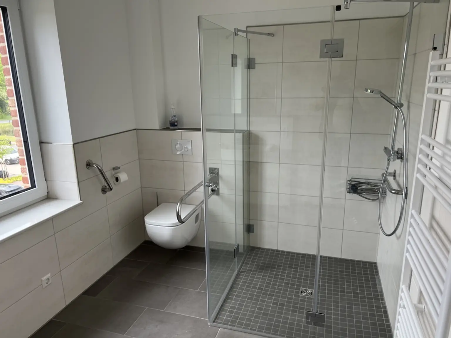 Unabhängig aber nicht allein! Seniorengerechte Wohnung mit Dachterrasse!