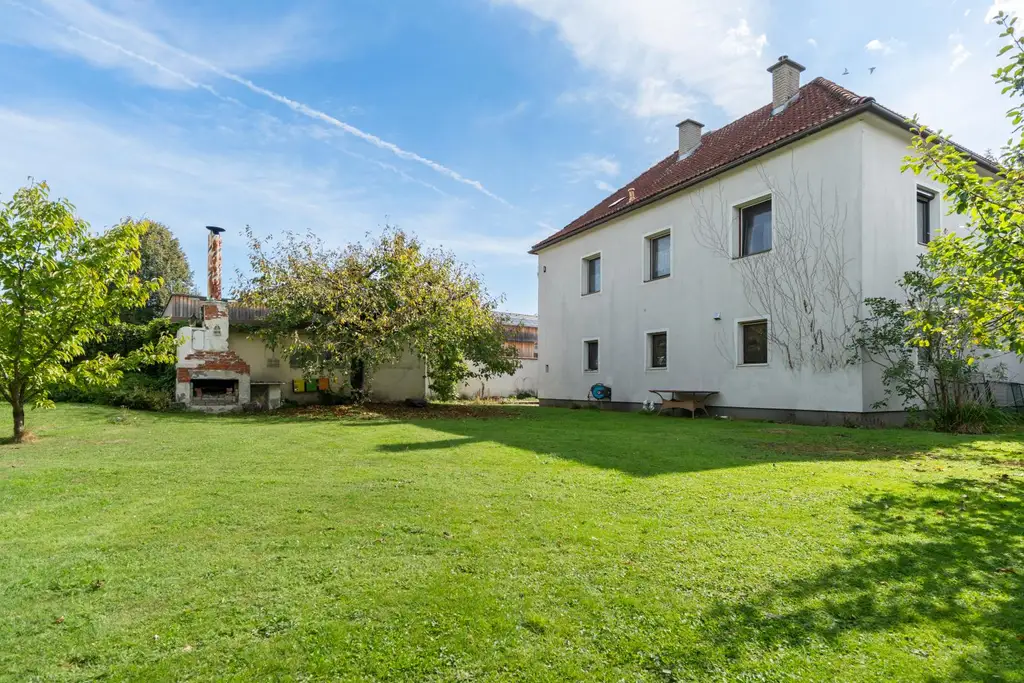 Renovierungsbedürftiges Haus mit großem Garten in Waidmannsdorf