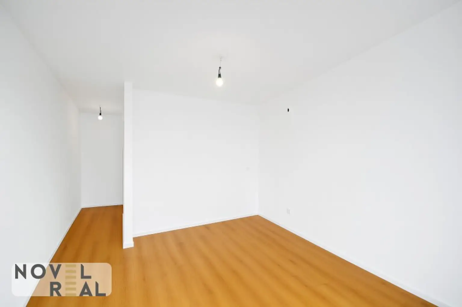 Dachgeschosswohnung mit Blick ins Grüne – ruhig und hell