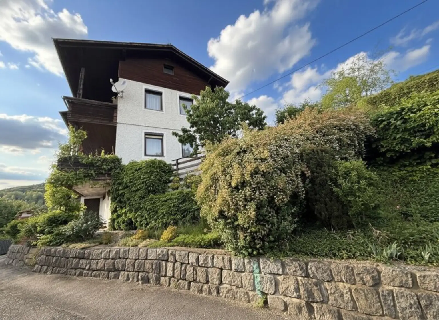 Zweifamilienhaus nahe Linz mit Blick Richtung Schloss Steyregg